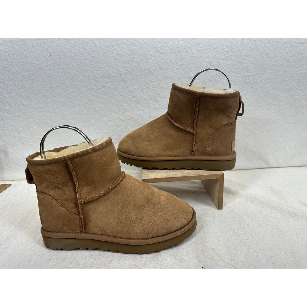 Ugg Women's Tan Classic Mini II Suede Pull-On Boot SZ 6 NWOT Athleisure Comfort